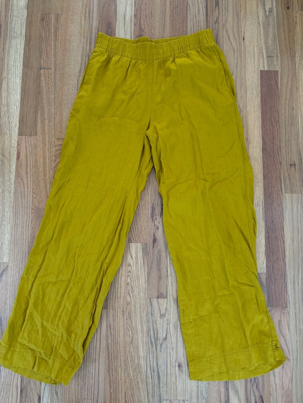 Old Navy Wide-Leg Pull-On Pants in Mustard